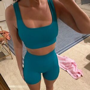 Amazon bike short bra turquoise ribbed set
